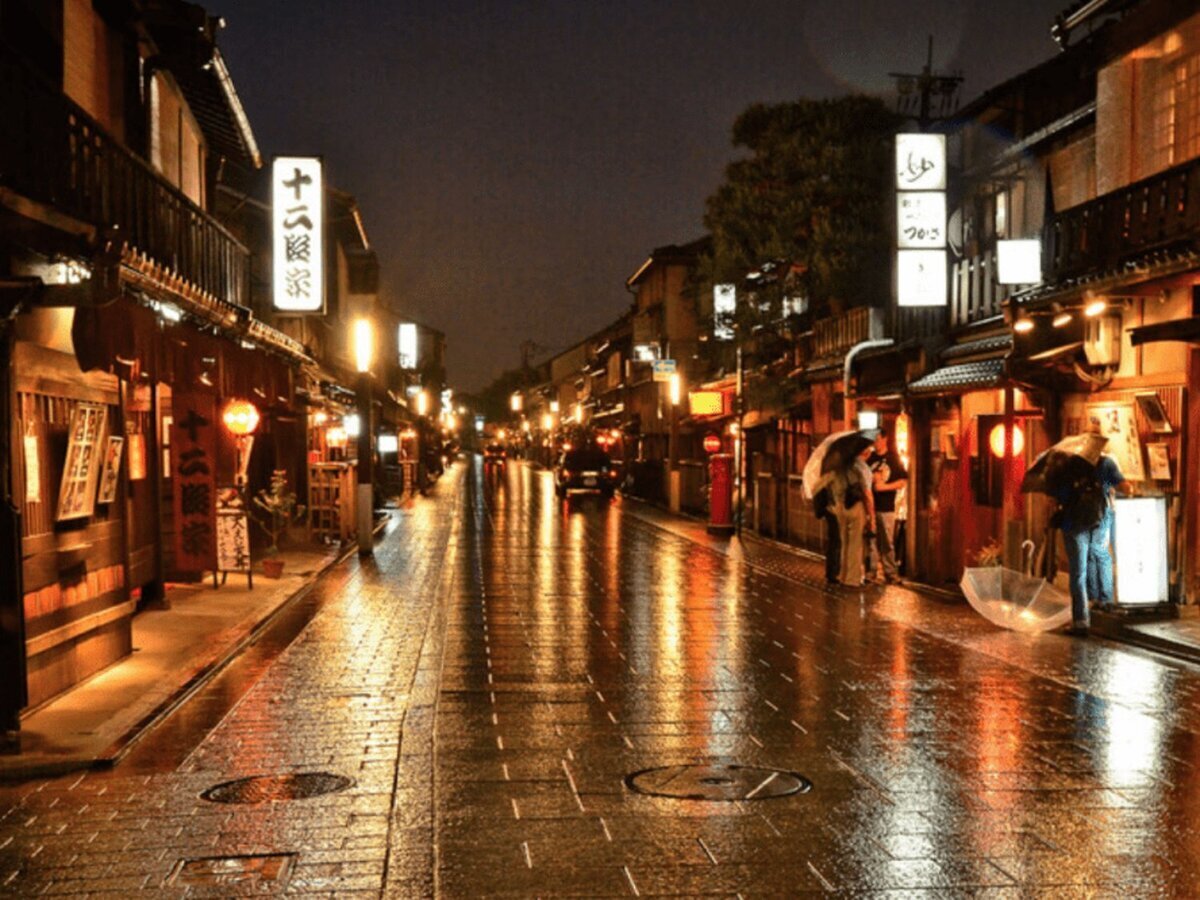 Gion District in kyoto, Japan - Kyoto's most famous geisha district, where traditional wooden machiya houses line atmospheric streets and the ancient arts of geiko and maiko continue to thrive.