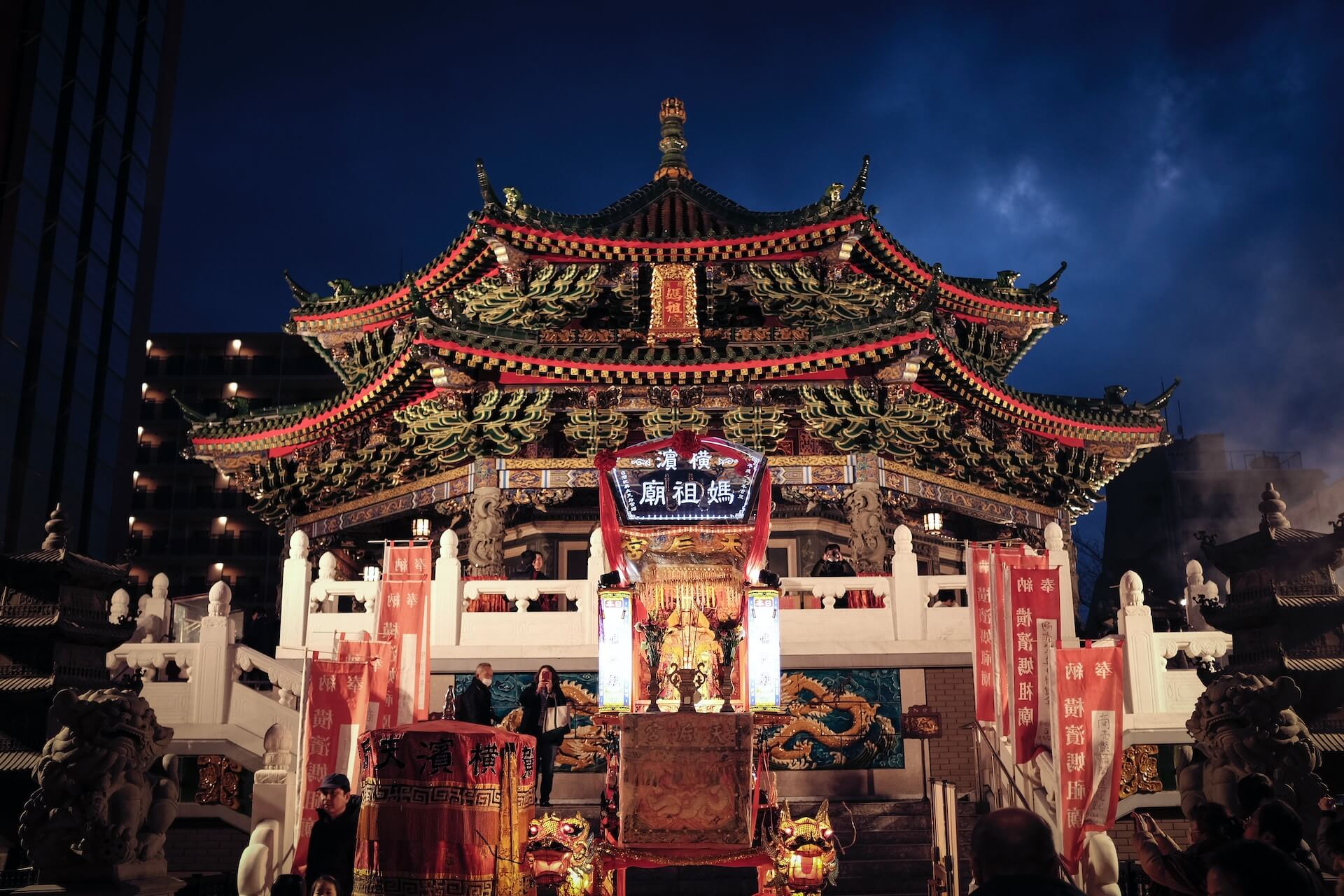 Yokohama Chinatown in kanagawa, Japan - Japan's largest Chinatown with over 600 shops and restaurants packed into vibrant streets, featuring authentic Chinese cuisine, colorful gates, temples, and festivals year-round.